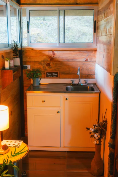 River Lodge Kitchenette